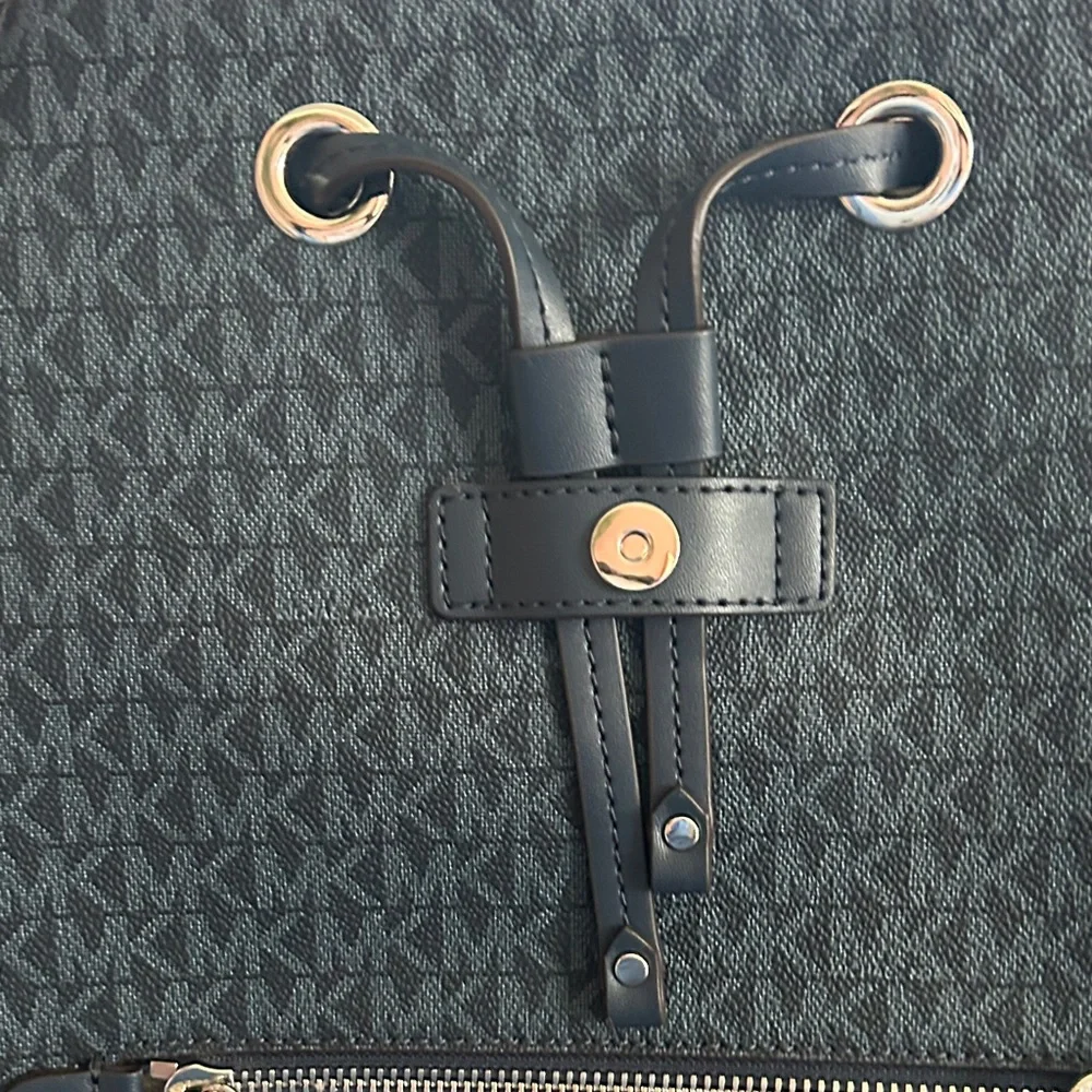 Michael Kors Signature Jet set Navy and Silver‎ MK Logo Backpack